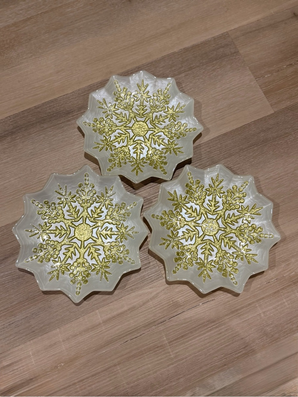 Set of 3 Arda cam Turkish art glass Snowflake dishes plates in White and Gold